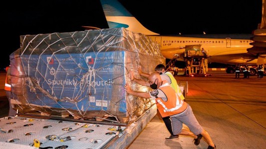 Llegaron más de 500 mil dosis de vacunas Sputnik V y 96 mil chinas
