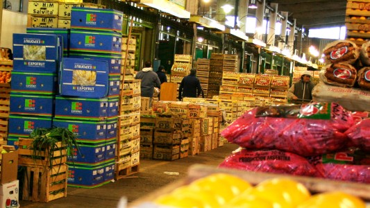 Detectan alzas de precios de las frutas de hasta 115% interanual en el Mercado Central