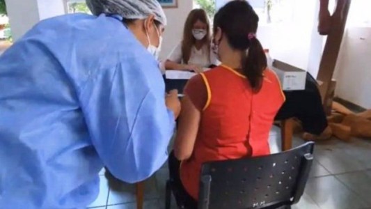 Trotta celebró la vacunación a los docentes en todo el país