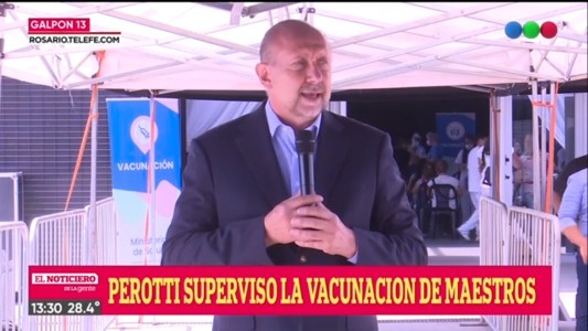 Omar Perotti: “Vacunamos promedio de 200 maestros cada media hora”