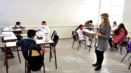 La Provincia ofreció un 35% de aumento salarial a los docentes