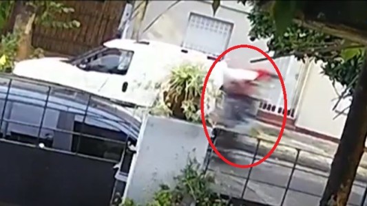 Un joven fue atropellado por una moto que "hacía wheelie" de contramano: "A mi hijo le volaron la cabeza"