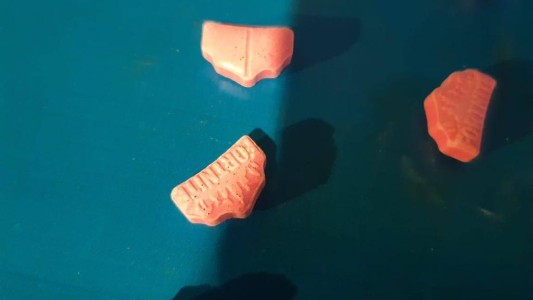 Dos dealers detenidos con cocaína y éxtasis en Retiro y Microcentro