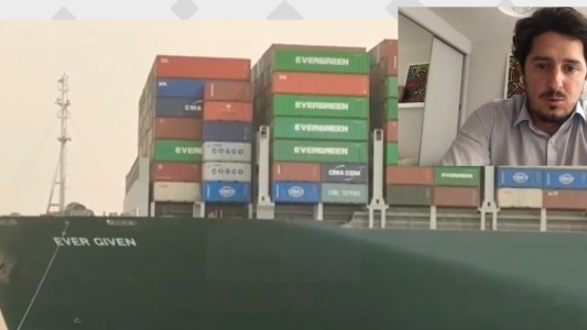 ¿Cómo perjudica el buque atascado en Suez al comercio mundial?