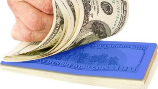 Inversores nuevamente atentos a la brecha cambiaria