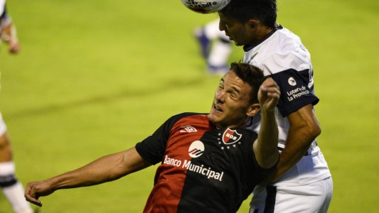 Previo al clásico, Newell's jugó mal y perdió ante Gimnasia