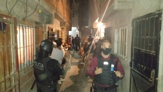 Prisión perpetua para un policía por asesinar a golpes a un joven en Lanús