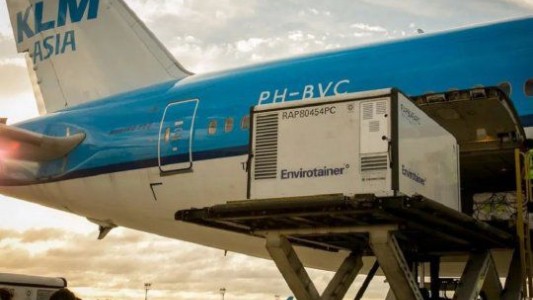 Llegaron más de 200.000 dosis de la vacuna de AstraZeneca al país