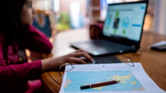 Virtualidad para pocos: 4 de cada 10 hogares con niños no tiene computadoras