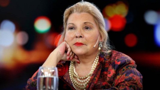 Elisa Carrió se dio la vacuna contra el coronavirus