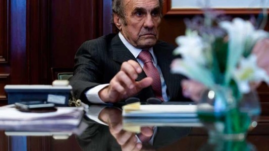 Carlos Reutemann continúa estable, afebril y con un pronostico reservado