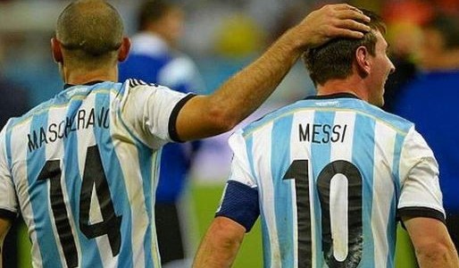 Mascherano felicitó a Messi por alcanzarlo en el récord de presencias en la Selección