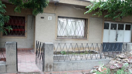 Una joven mató a su pareja de varias puñaladas en el cuello delante de su hijo de un año