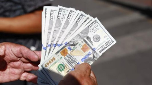 Dólar blue: anticipan presiones alcistas y en Rosario ya supera los  $175