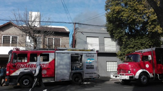 Incendio en barrio Refinería por la explosión de una estufa