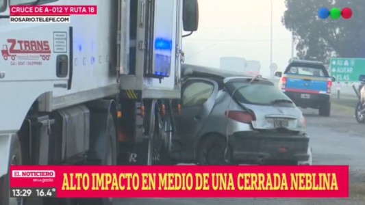 Feroz choque entre un camión y un auto en el cruce de rutas 18 y AO12
