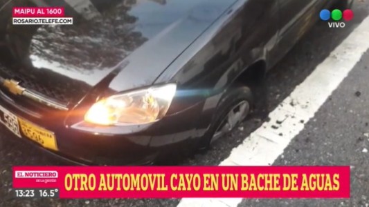 Un taxi cayó en un pozo en Maipú al 1600