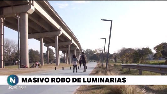 Masivo robo de luminarias públicas en el Parque de la Cabecera