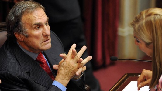 La provincia decretó dos días de duelo por la muerte de Carlos Reutemann