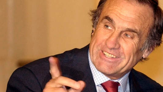 El gobierno nacional decretó dos días de duelo por la muerte de Carlos Reutemann