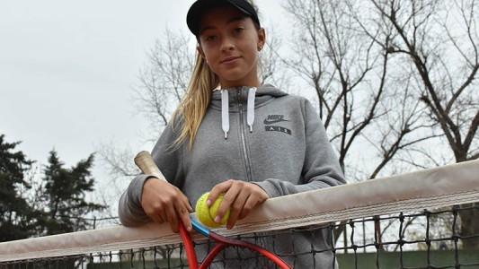 Lourdes Ayala, de la región para convertirse en promesa del tenis argentino