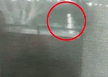 Buscan a un conductor que atropelló y huyó: "Mi papá no puede abrir los ojos por los hematomas"