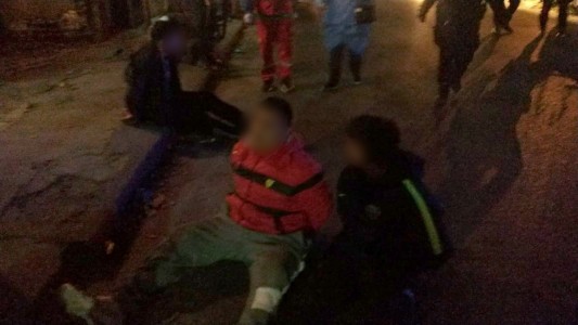 Tres jóvenes detenidos y un policía golpeado tras una persecución por General Paz en Mataderos