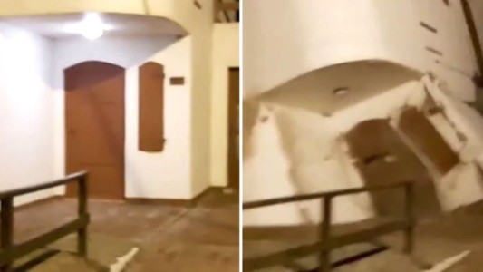 Video: Se derrumbó una casa en Mar del Tuyú por la fuerte crecida del mar