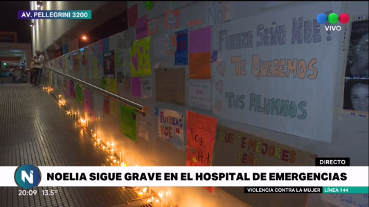 Velas por Noelia en la puerta del HECA