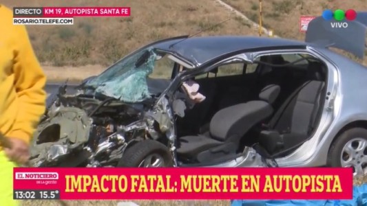 Accidente fatal: un hombre falleció al impactar su vehículo contra un camión en Autopista Rosario-Santa Fe