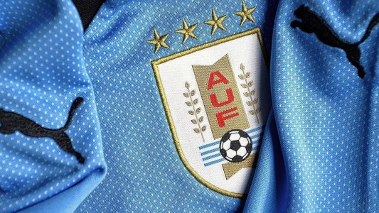 La FIFA pide que Uruguay retire de su escudo las dos estrellas olímpicas