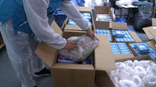 Ocho detenidos por producir y comercializar barbijos falsos