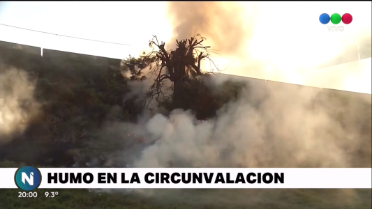 Incendio de pastizales y basura complicó la visibilidad en Circunvalación