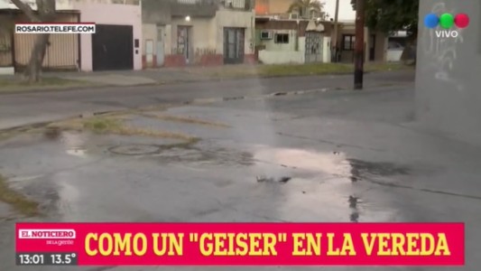 Vecinos denuncian pérdida de agua en zona sur