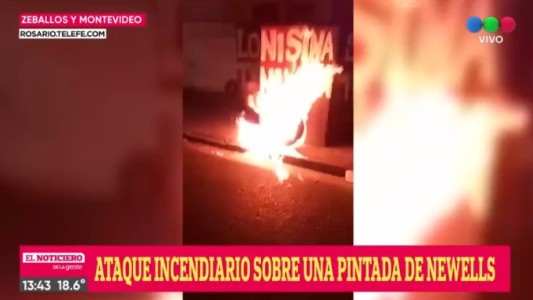 Vadalismo: prendieron fuego el frente de una escuela donde hay un mural de Newells