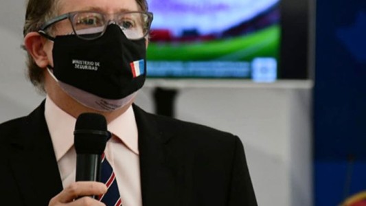 "No somos los padres de nadie, estamos hablando entre personas adultas"