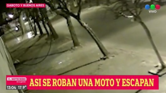 Película repetida: roban una moto y escapan