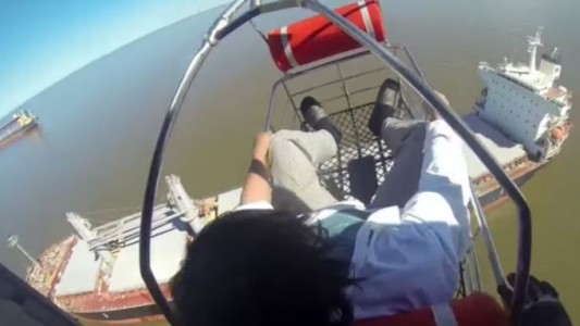 La Plata: Evacúan a tripulante de un buque que tenía fiebre y serias dificultades respiratorias