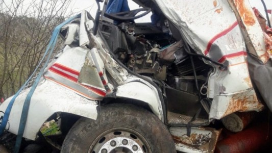 Dos camiones protagonizaron un impactante choque en la Ruta 34