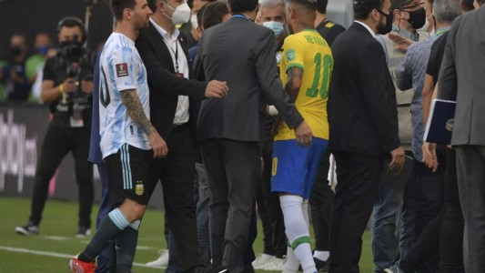 La AFA hizo su descargo ante la FIFA tras la escandalosa suspensión del partido con Brasil