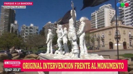 Spoiler alert: Netflix montó un homenaje en el Monumento