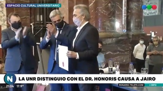 Jairo recibió un reconocimiento especial en Rosario