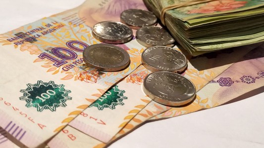 El Gobierno apunta a subir entre 46% y 48% el salario mínimo