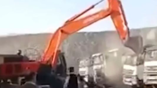 Video:  su jefe no le pagaba el sueldo y se vengó de la peor manera