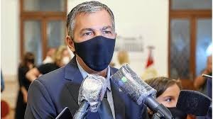 Santa Fe avanzará en flexibilizaciones, pero aguarda opinión de intendentes y expertos