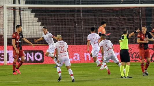 Newell’s, pura irregularidad: volvió a perder de local