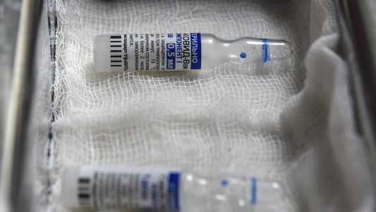 La OMS reanuda el proceso de revisión de la vacuna Sputnik V