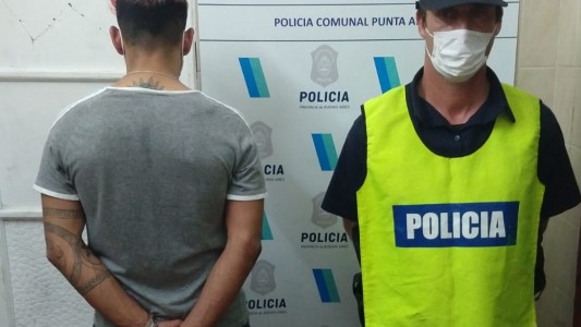 Mientras un jugador de póker estaba detenido, fueron a robar a su casa