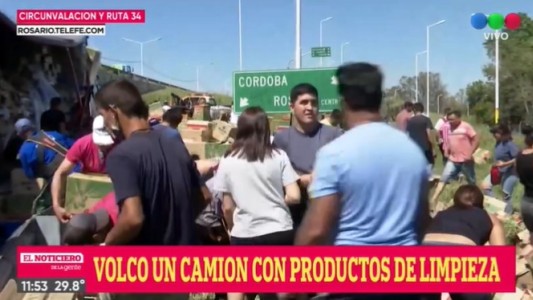 Un camión perdió el control en Circunvalación