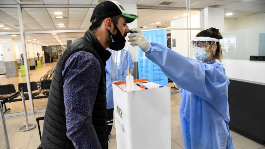 Quienes retornen a la provincia y cuenten con las dos dosis no deberán hacer cuarentena